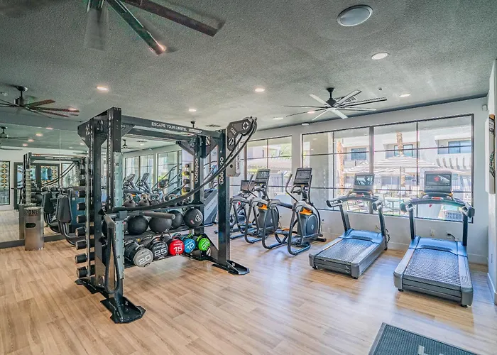 Westgate Stadium Pool Gym Wd Parking Glendale